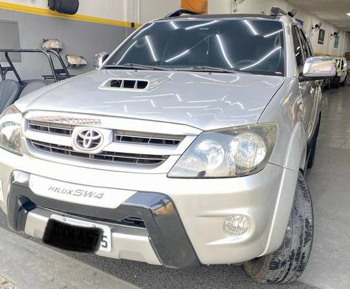 TOYOTA HILUX SW4 3.0 SRV 4X4 16V TURBO INTERCOOLER DIESEL 4P AUTOMÁTICO TOYOTA HILUX SW4 3.0 SRV 4X4 16V TURBO INTERCOOLER DIESEL 4P AUTOMÁTICO